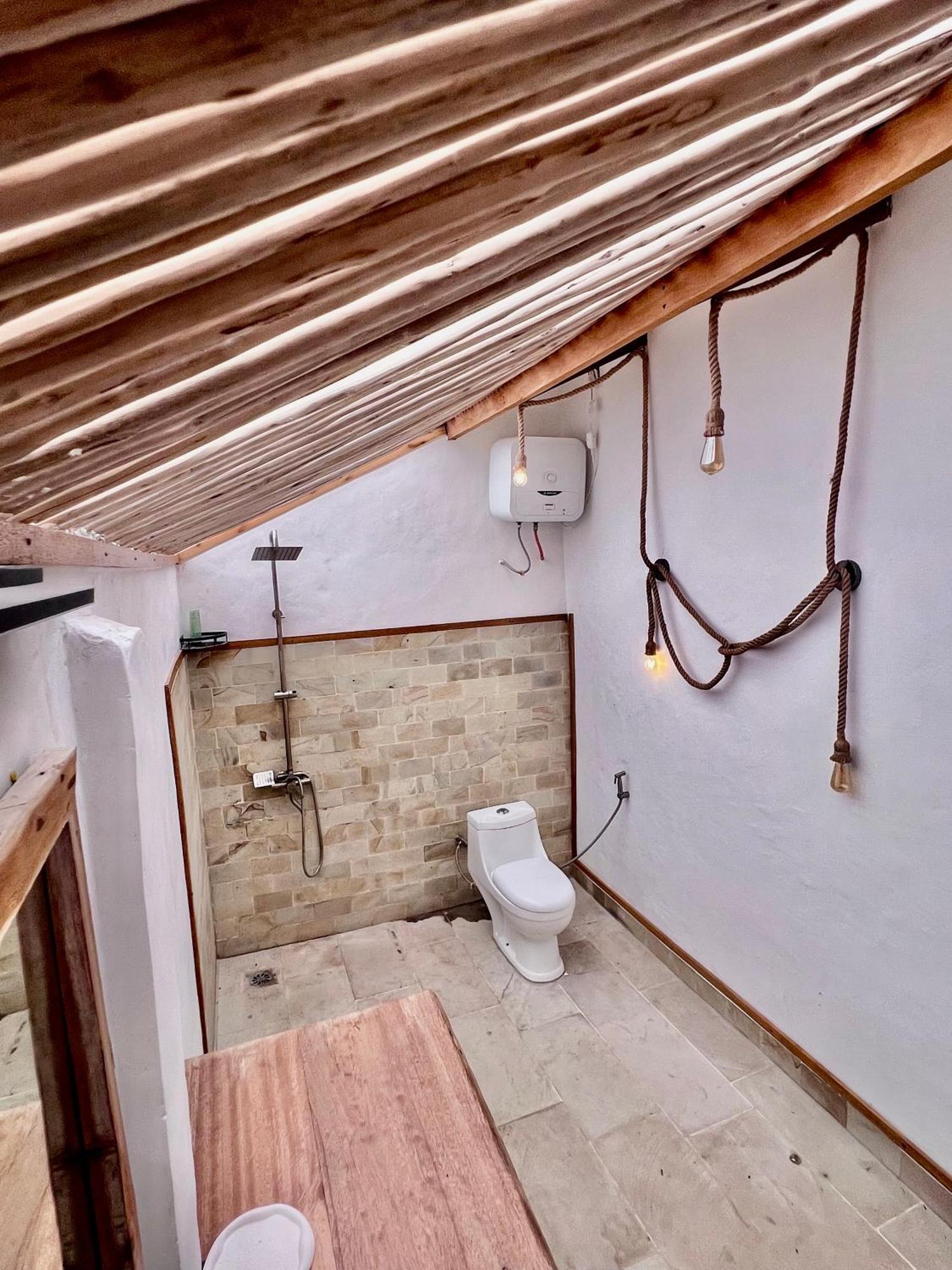 فندق Lances Right Surfhouse Katiet المظهر الخارجي الصورة